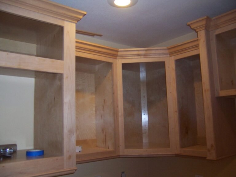 Roqmac - cabinets installation1